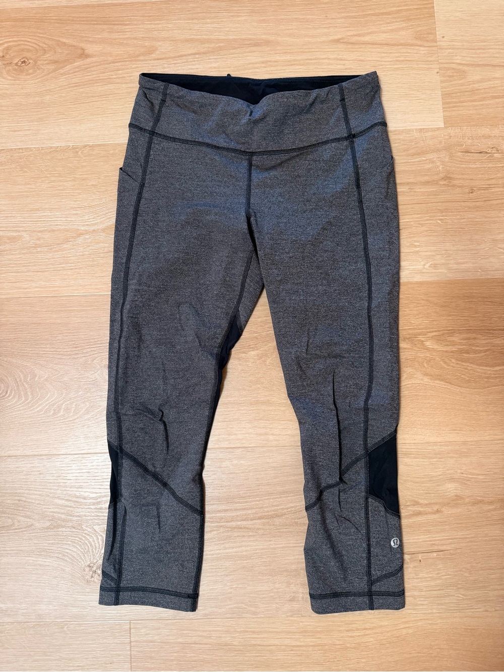 Women’s Lululemon Dark Gray Cropped Athletic Leggings